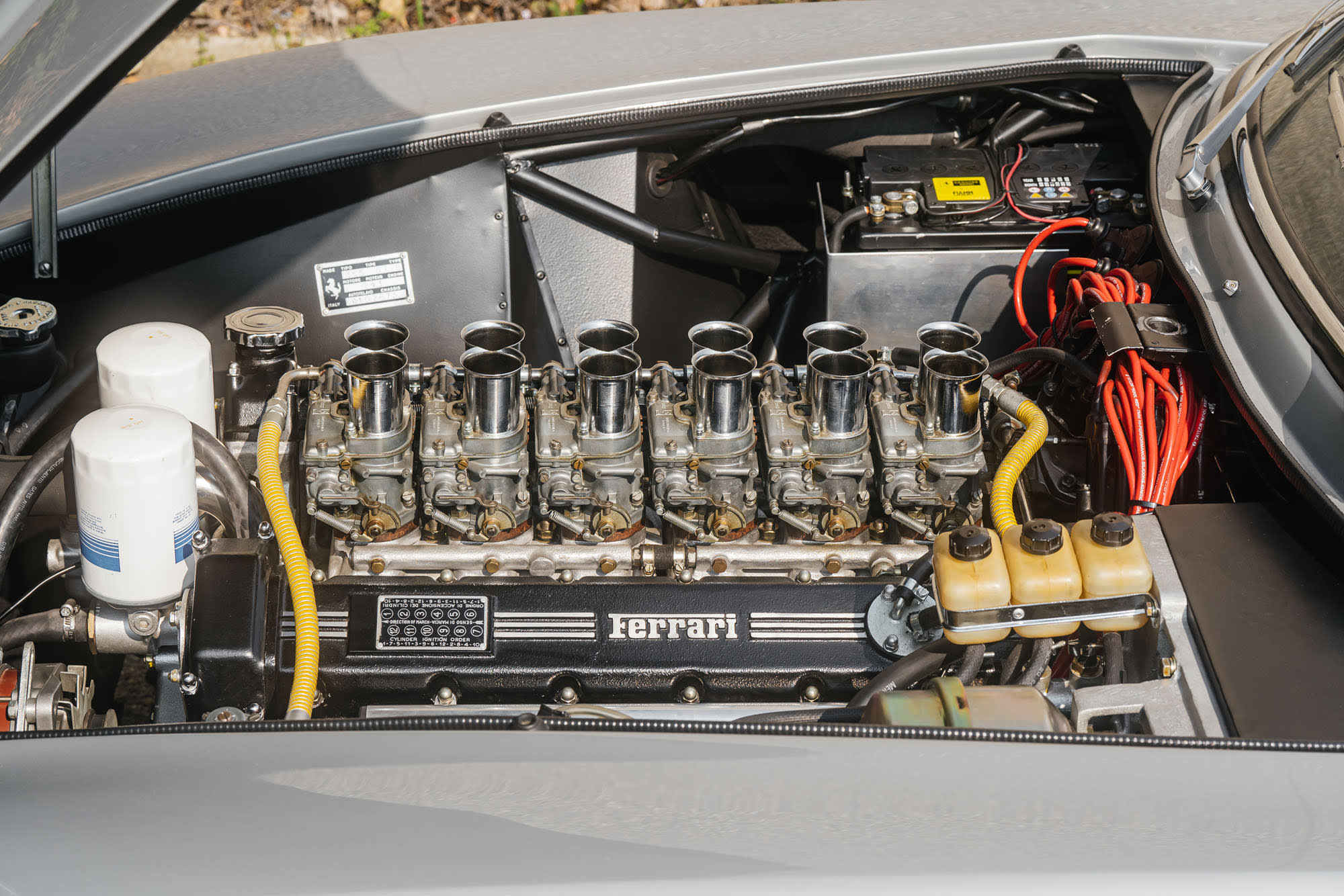 見事な 365 Ferrari 1967 Ultra-rare GTB/4 to headed is prototype 洋書
